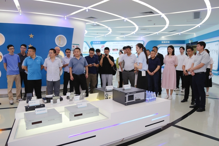 1719294224241832.jpg 展厅参观5.jpg